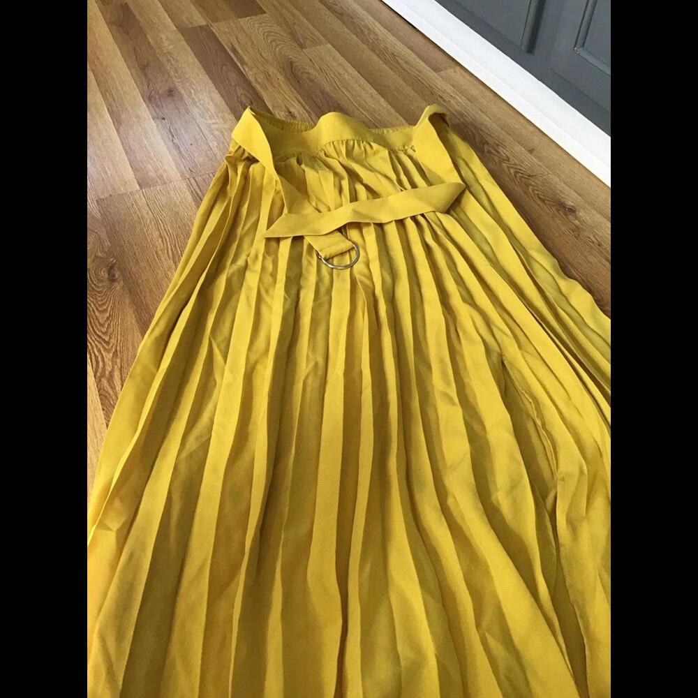 Abbott elementary womens pleated skirt, nwot, jcpenny, yellow, medium